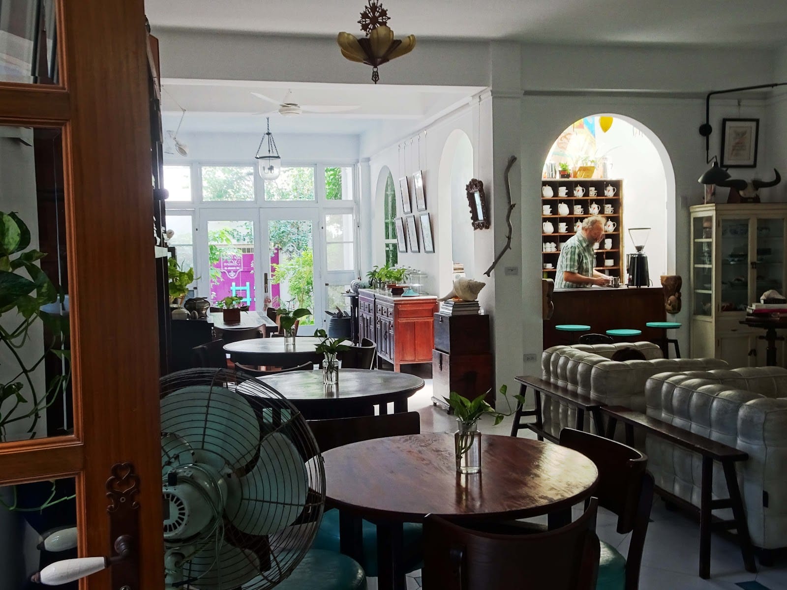 La Belle Maison Cafe 法國鬍子
