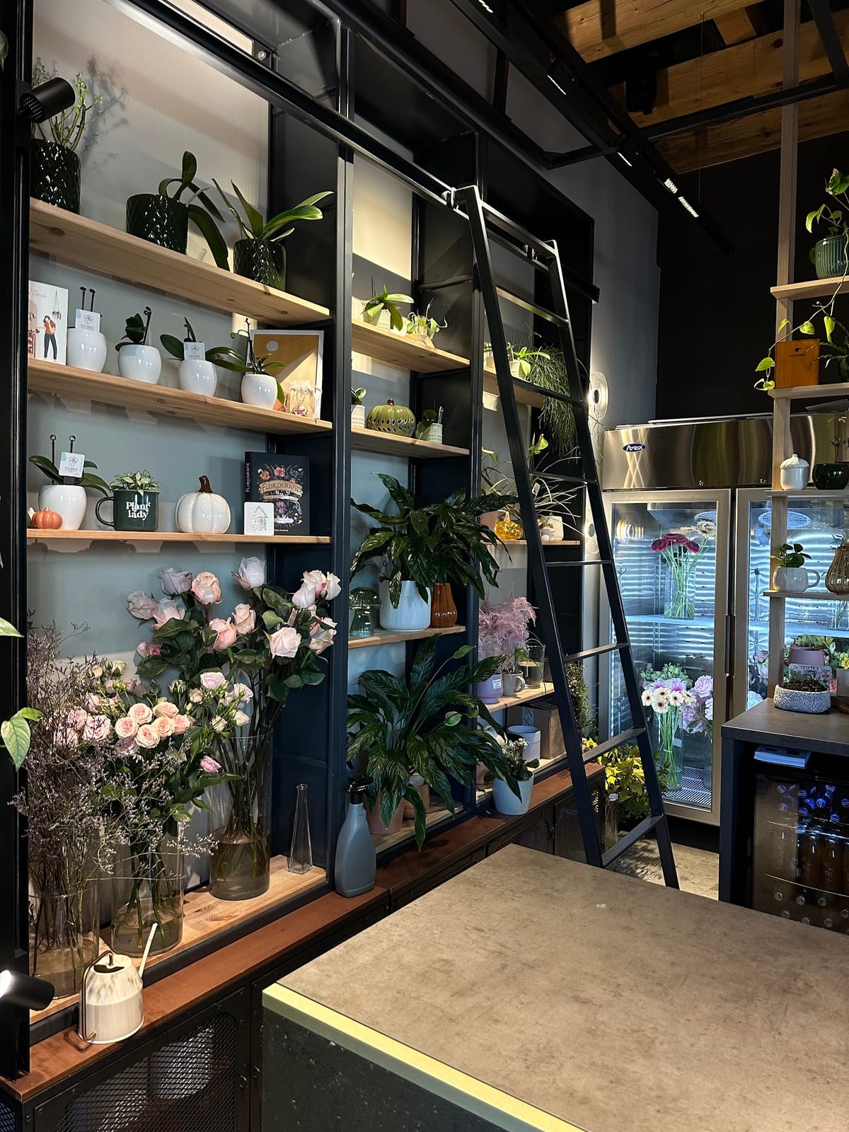 Karolyn_flowers_and_coffee