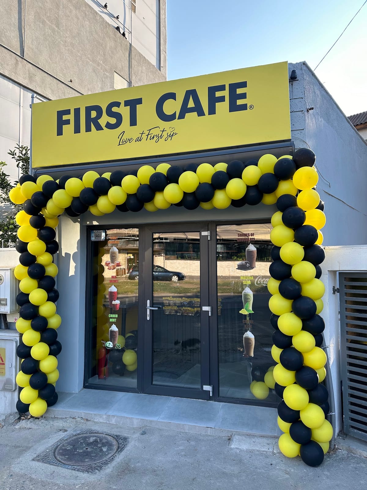 First Cafe Universitate