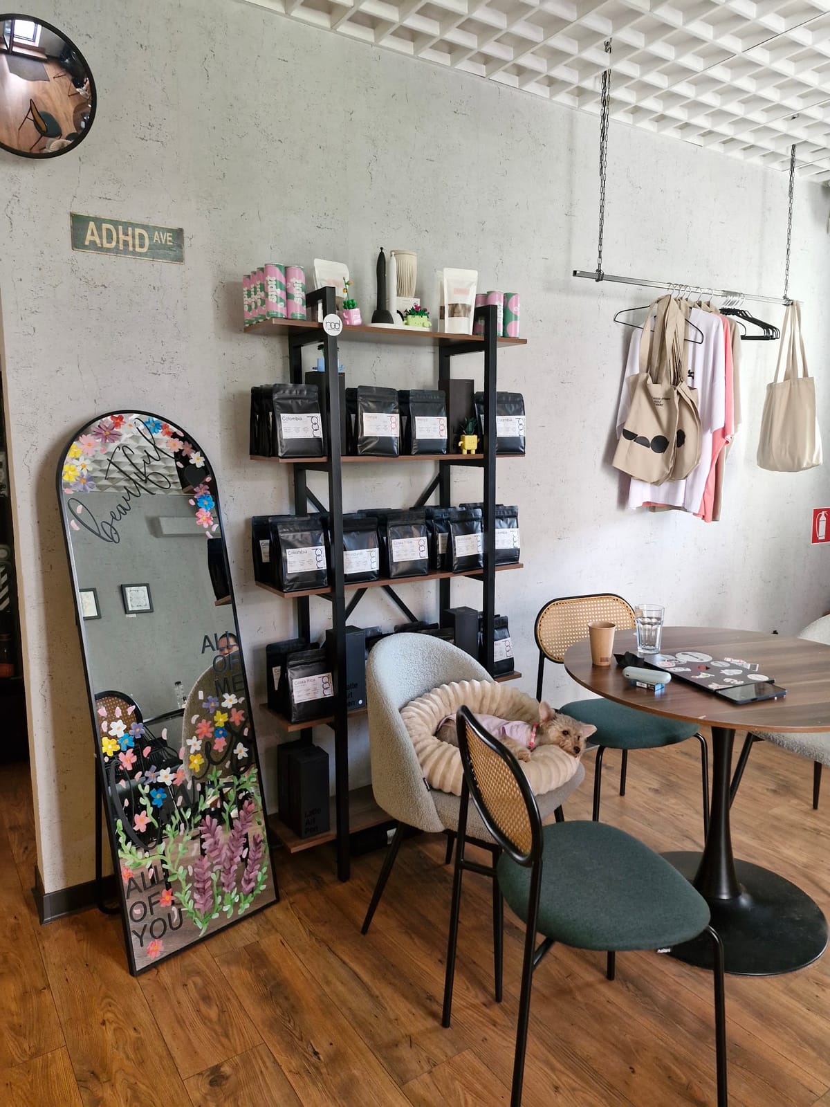 Luna Coffee & Tea Shop