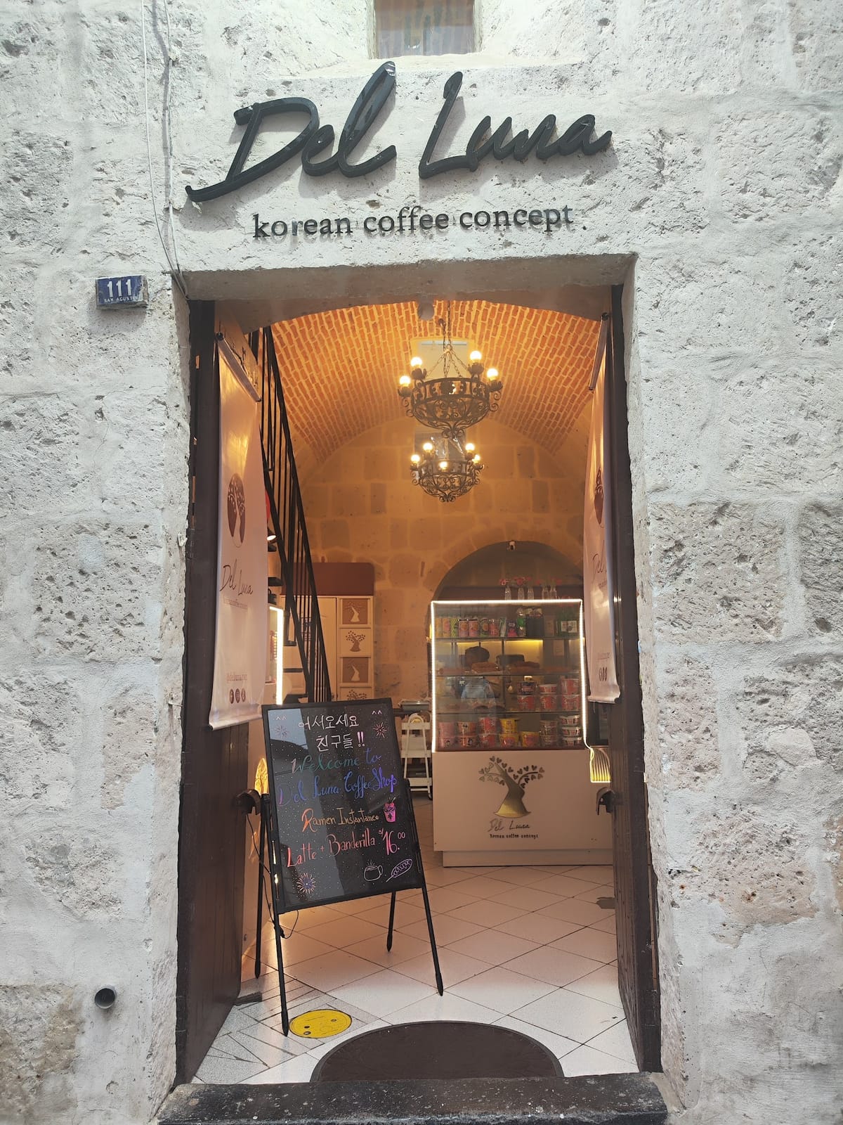 Del Luna Korean Coffee Concept