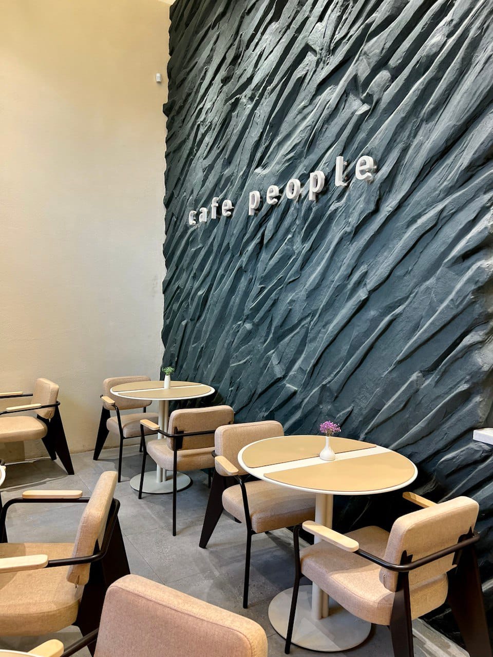 Cafe People