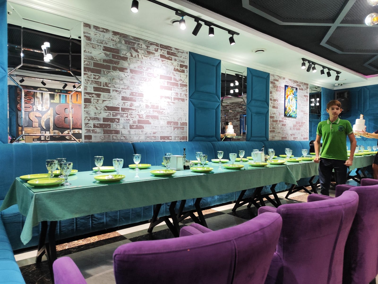 QYZYL JAR ART CAFE
