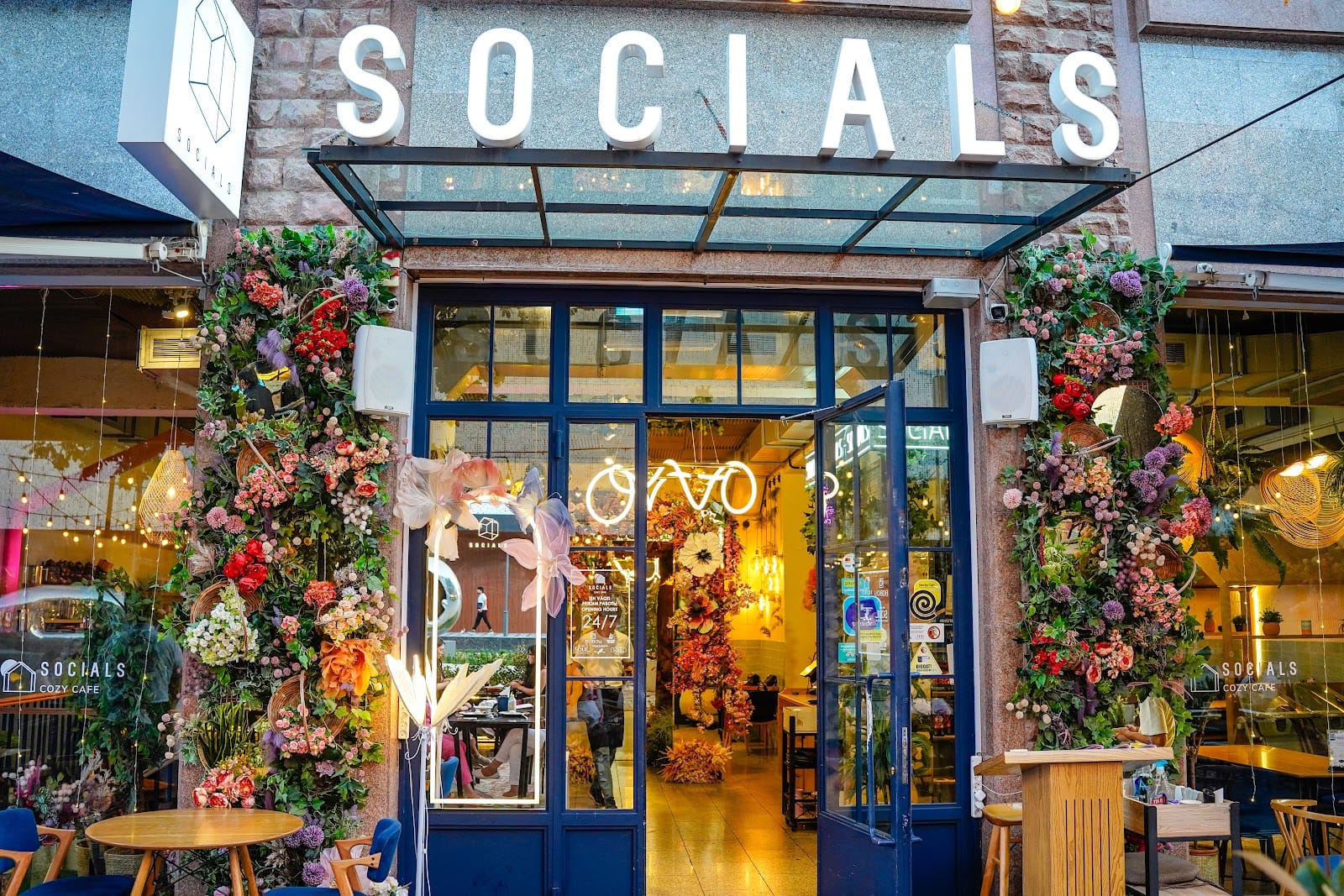 Socials Cafe Shevchenko