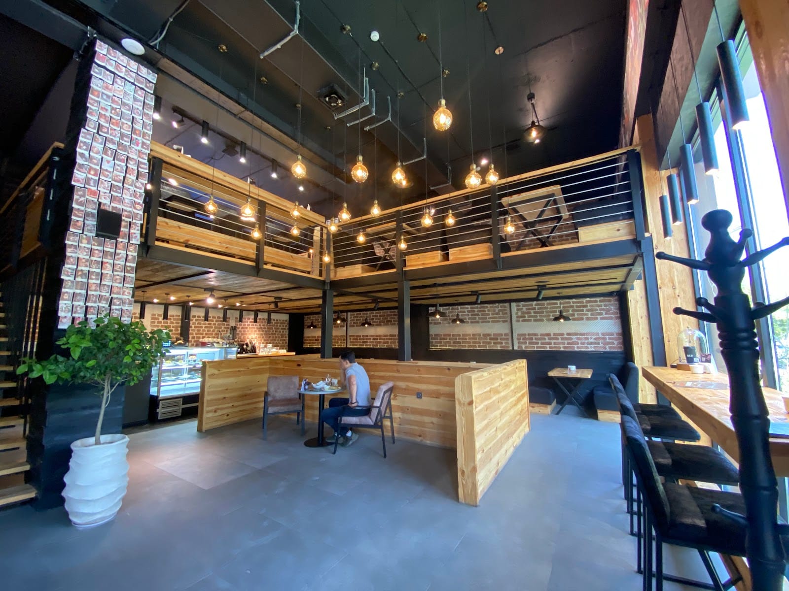 B&B Coffee House (Impact.t)