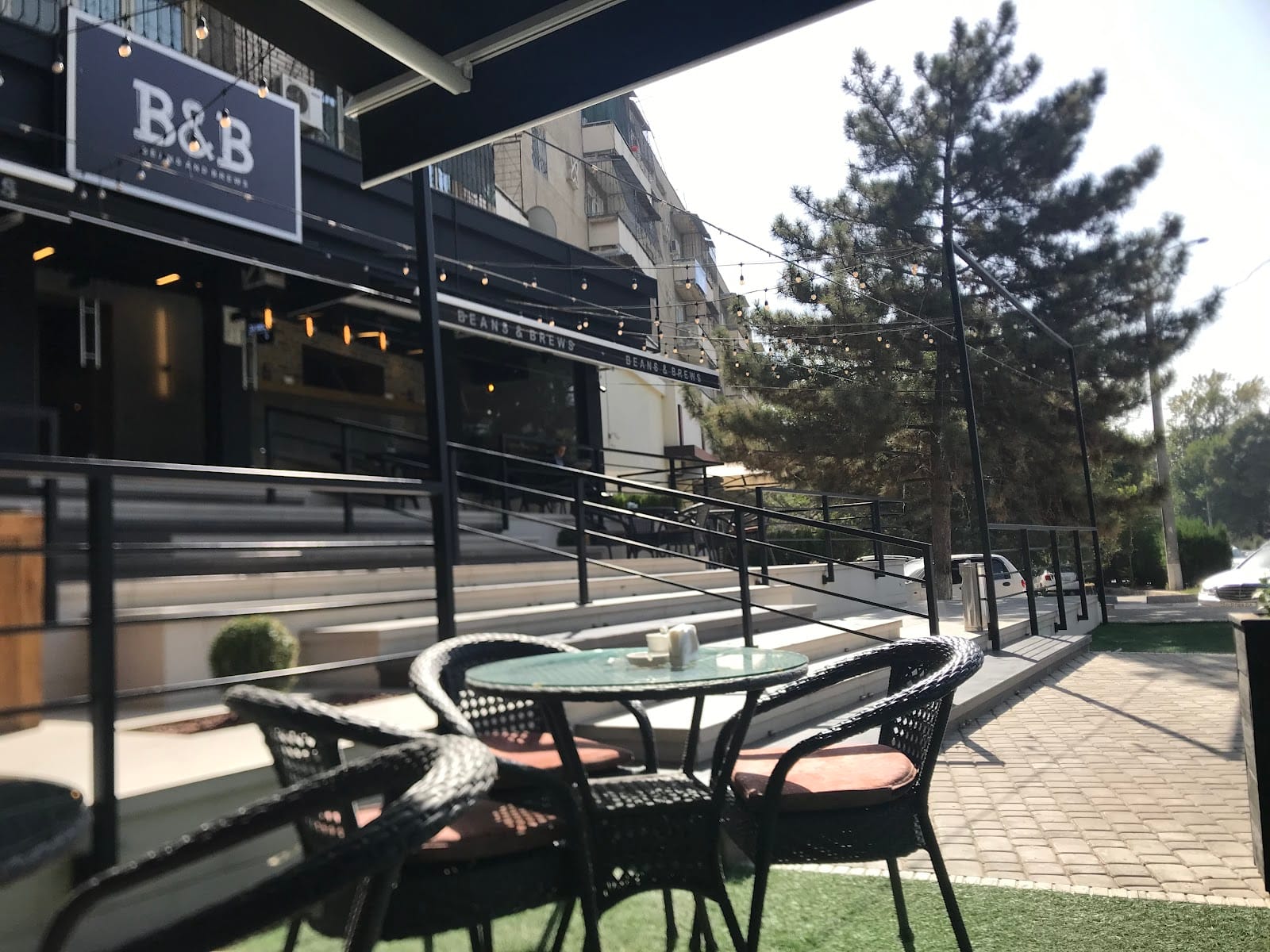 B&B Coffee House (Francuzskoye posol'stvo)