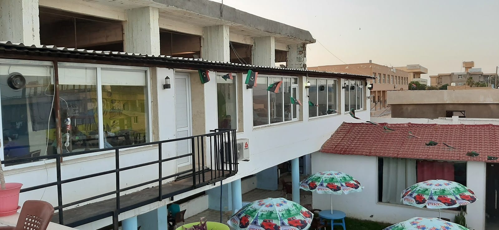 Ghnewa five cafe