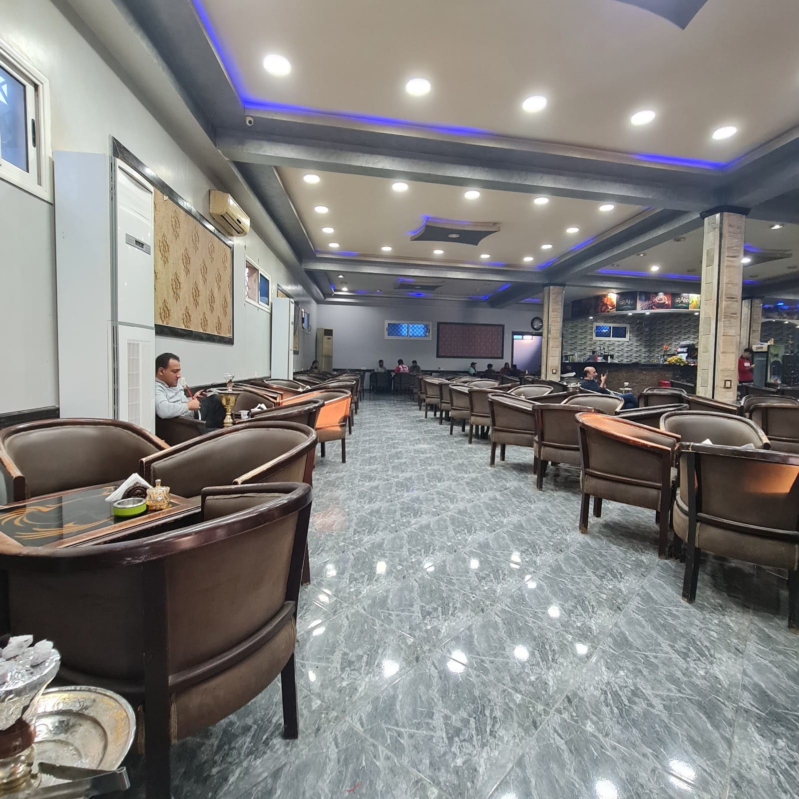 مقهى جراند الحياة Grand Cafe