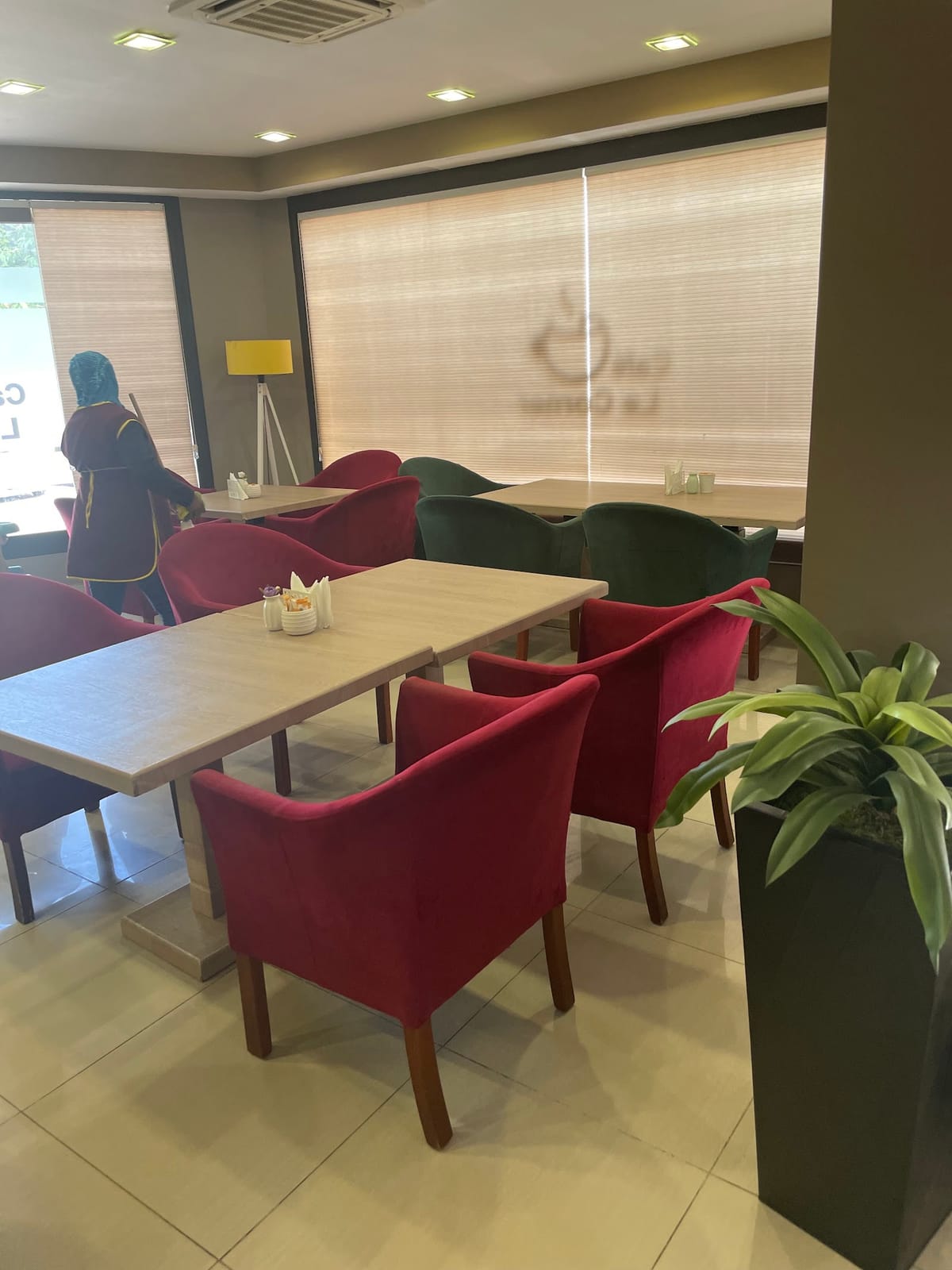 Le Corner Cafe Shop