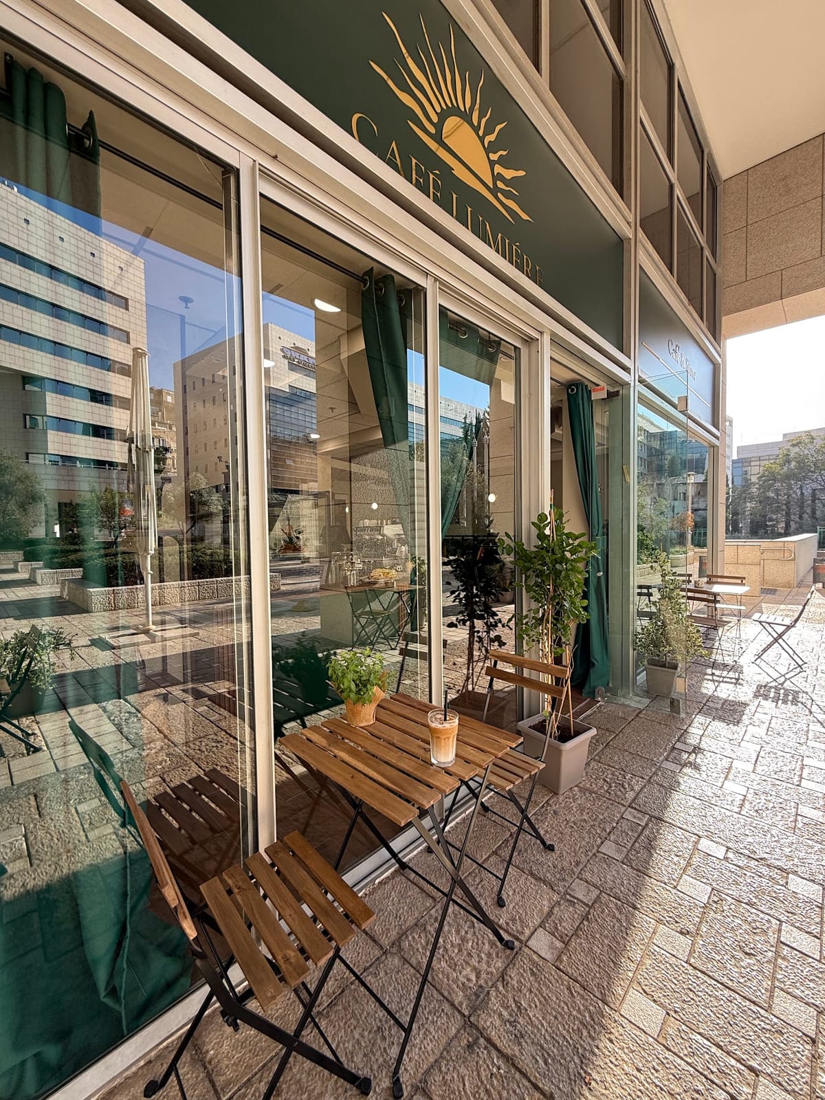 Cafe Lumiere
