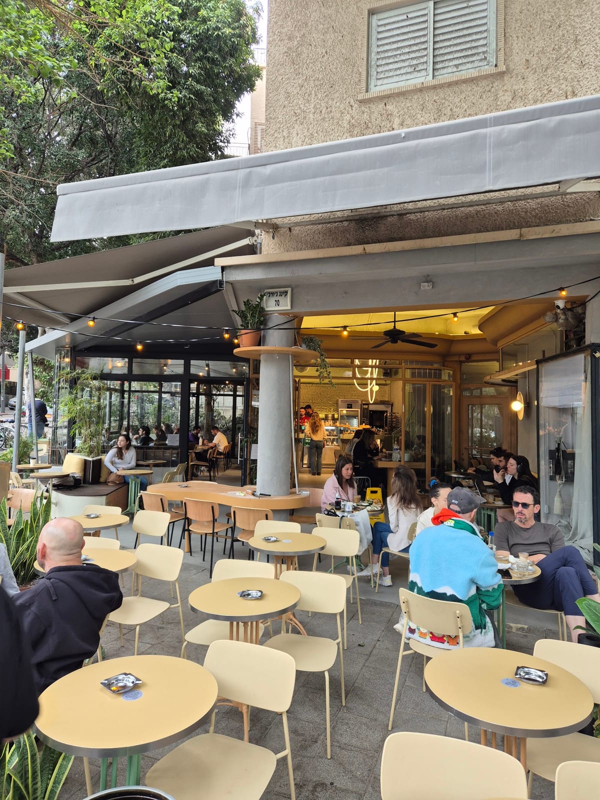 Eazy Cafe King George