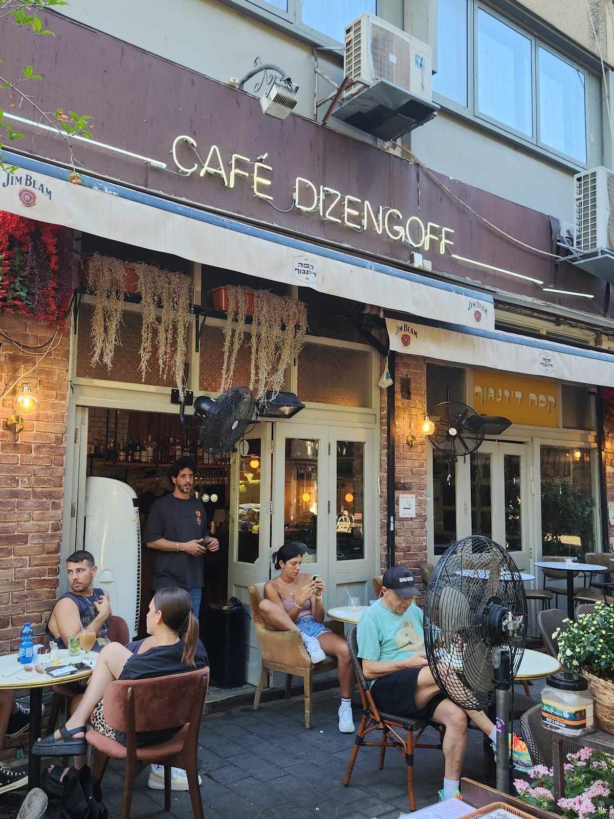 Dizengoff Cafe
