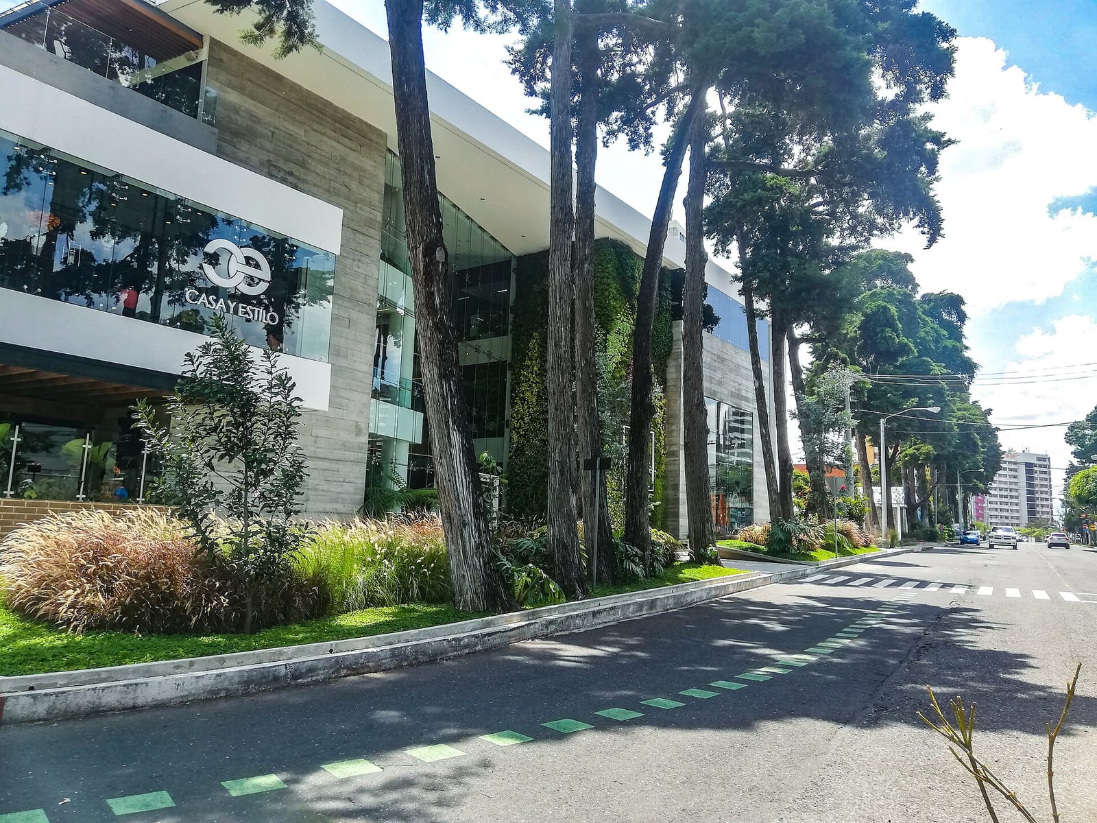 Le Cafe • Etu Plaza photo 8