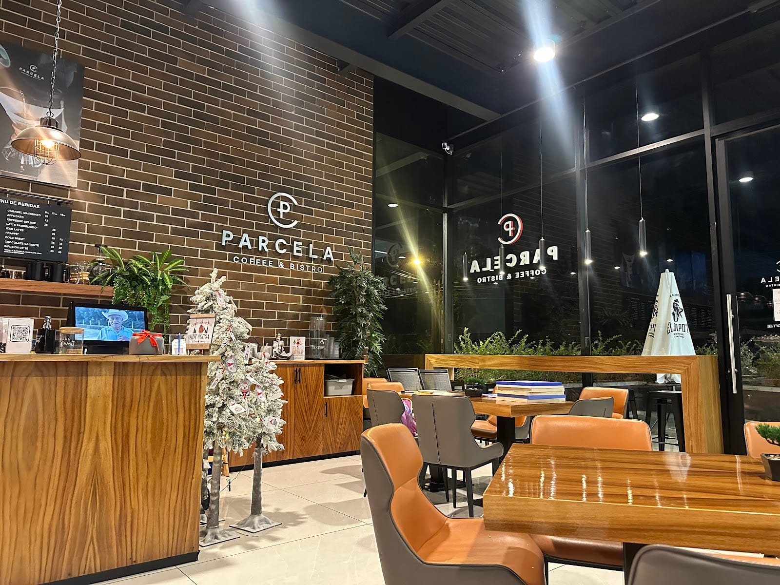 Parcela Coffee & Bistro