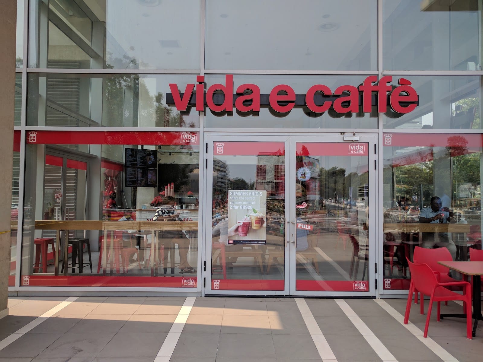 vida e caffe - Accra Financial Centre