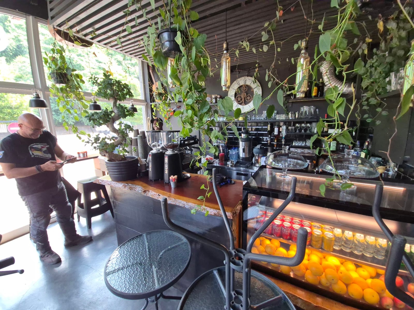 Cafe Unplugged