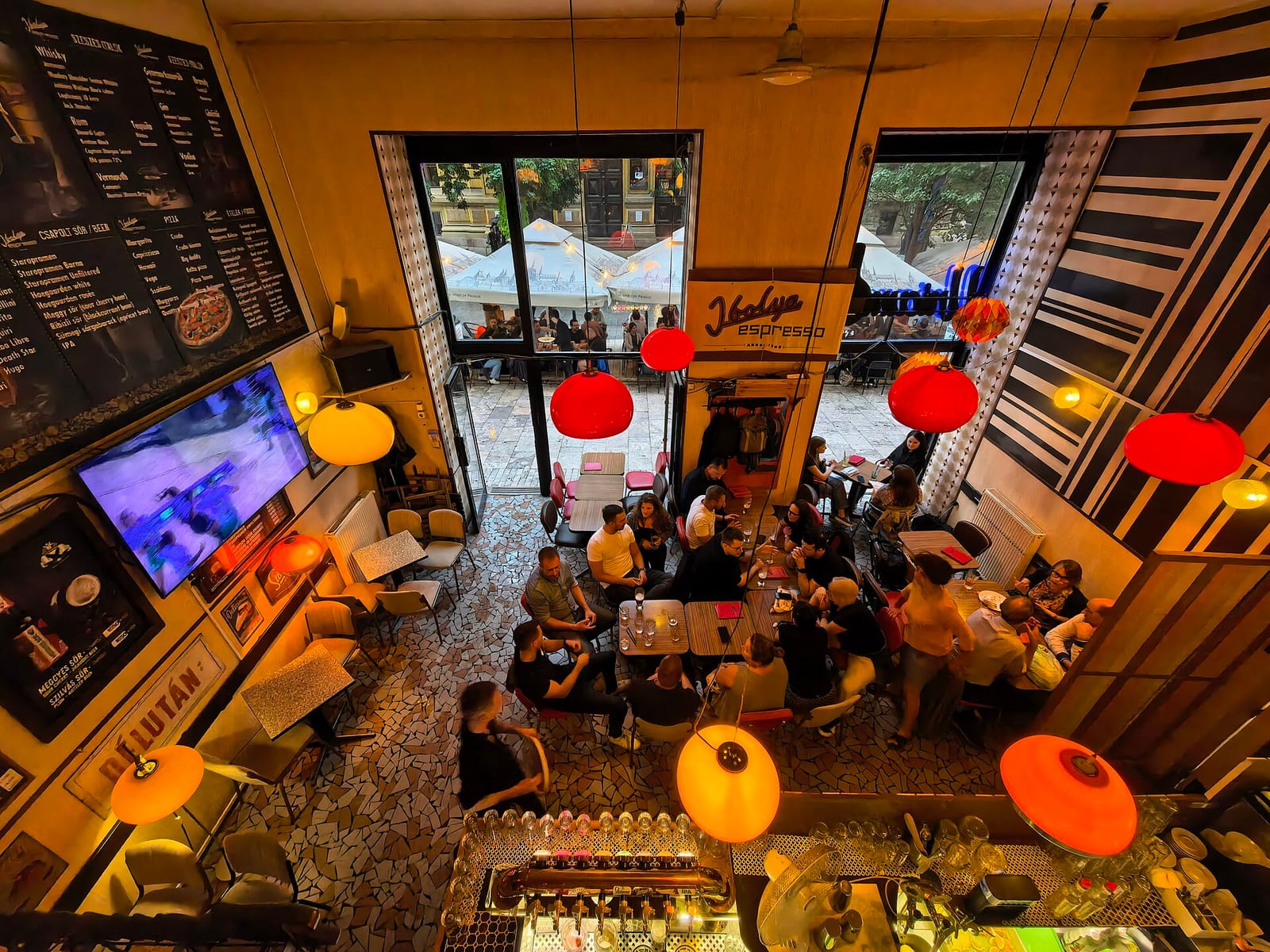 Madal Cafe - Specialty Coffeeshop - Kávézó, kávészaküzlet photo 2
