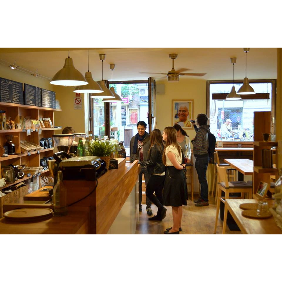 Madal Cafe - Specialty Coffee Shop - Kávézó, Kávészaküzlet