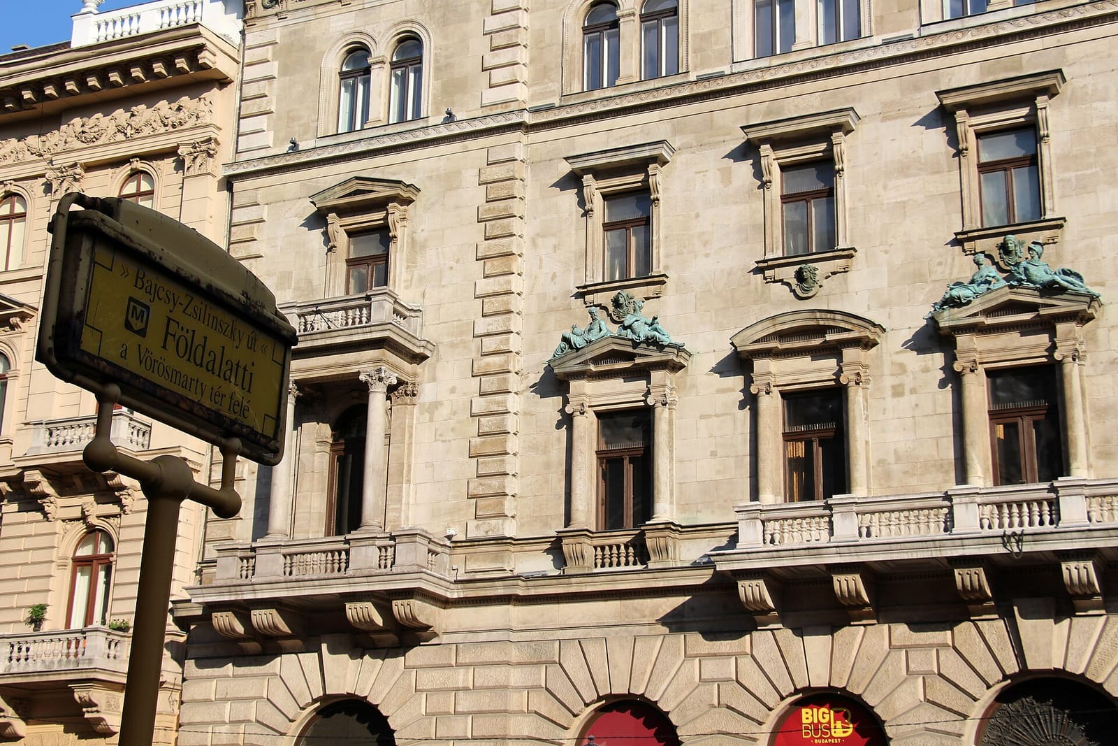 MiniPig Cafe Budapest photo 3