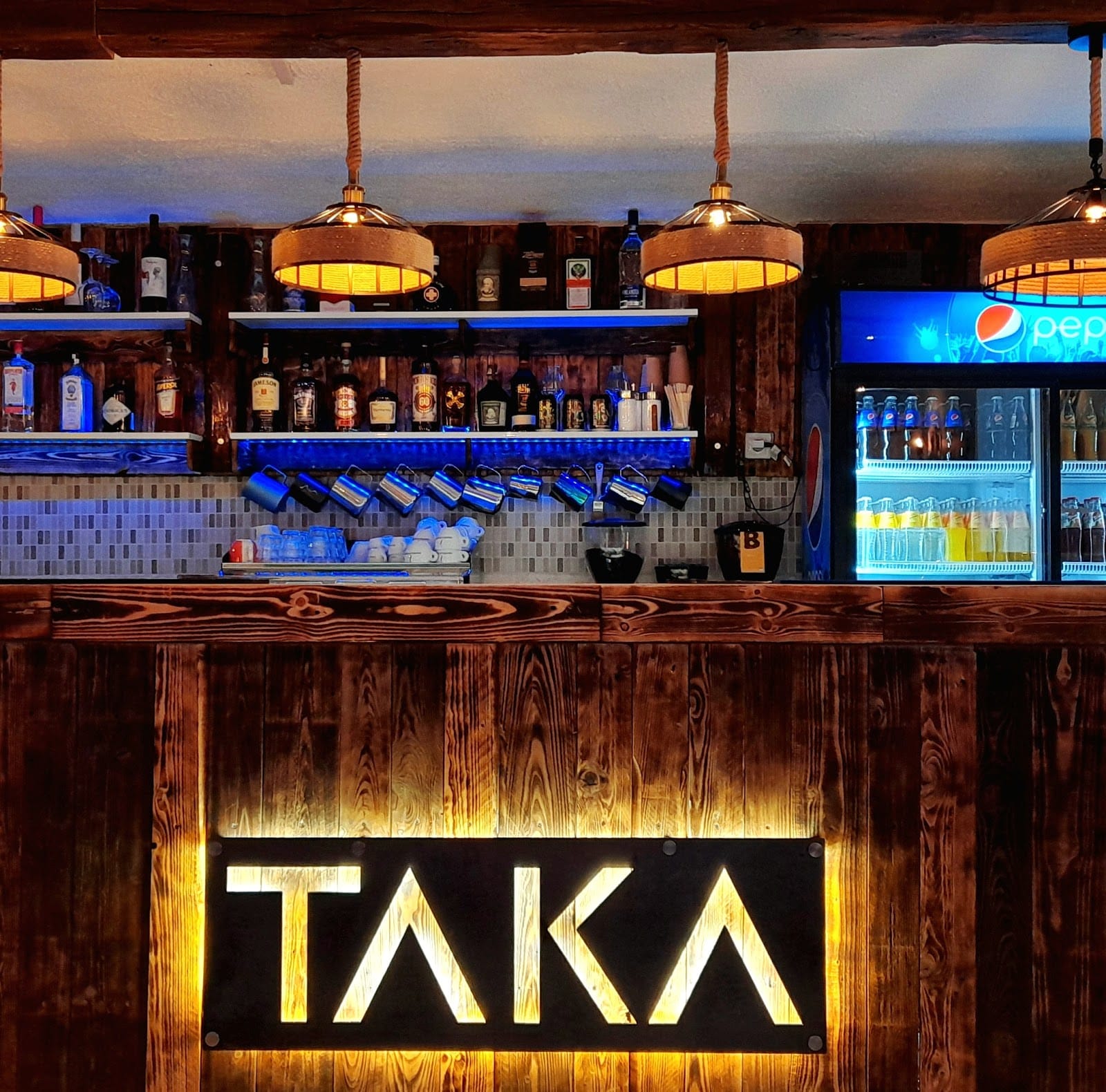 Taka Coffee & Bar