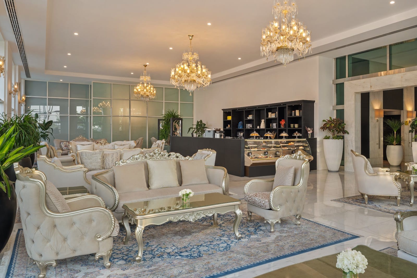 Le Cafe Lobby Lounge