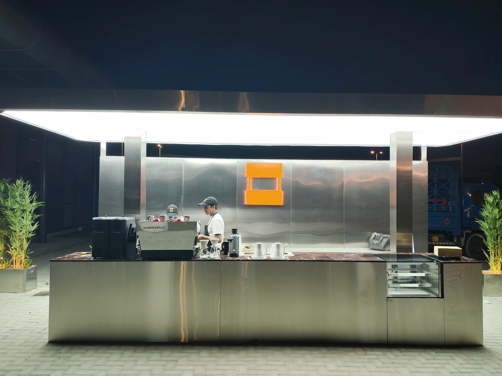 Steelhaus Cafe - Ajman Auto District