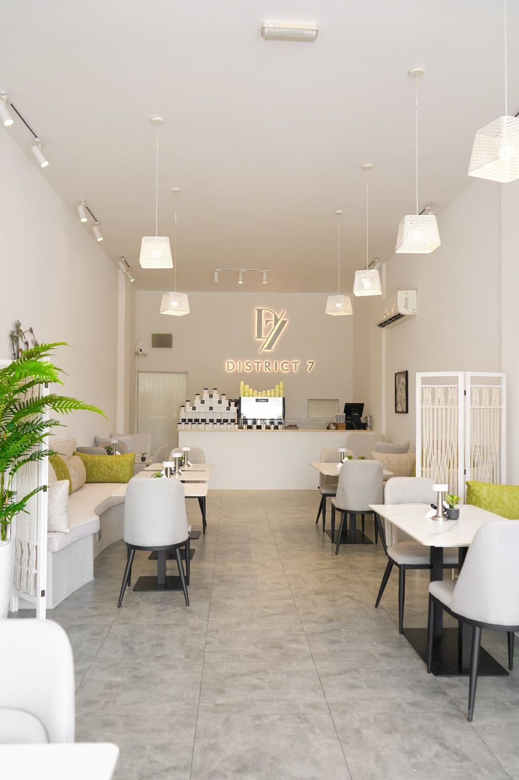 D7 - District 7 cafe