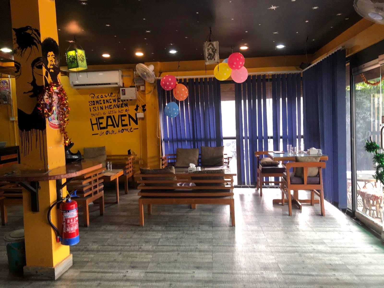Paradise cafe by le paraiso