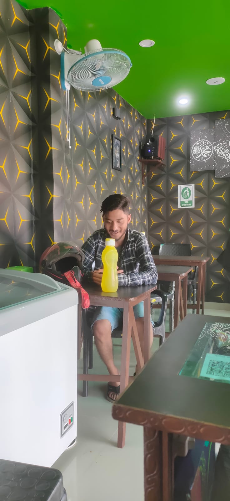 WOK N' ROLL CAFE