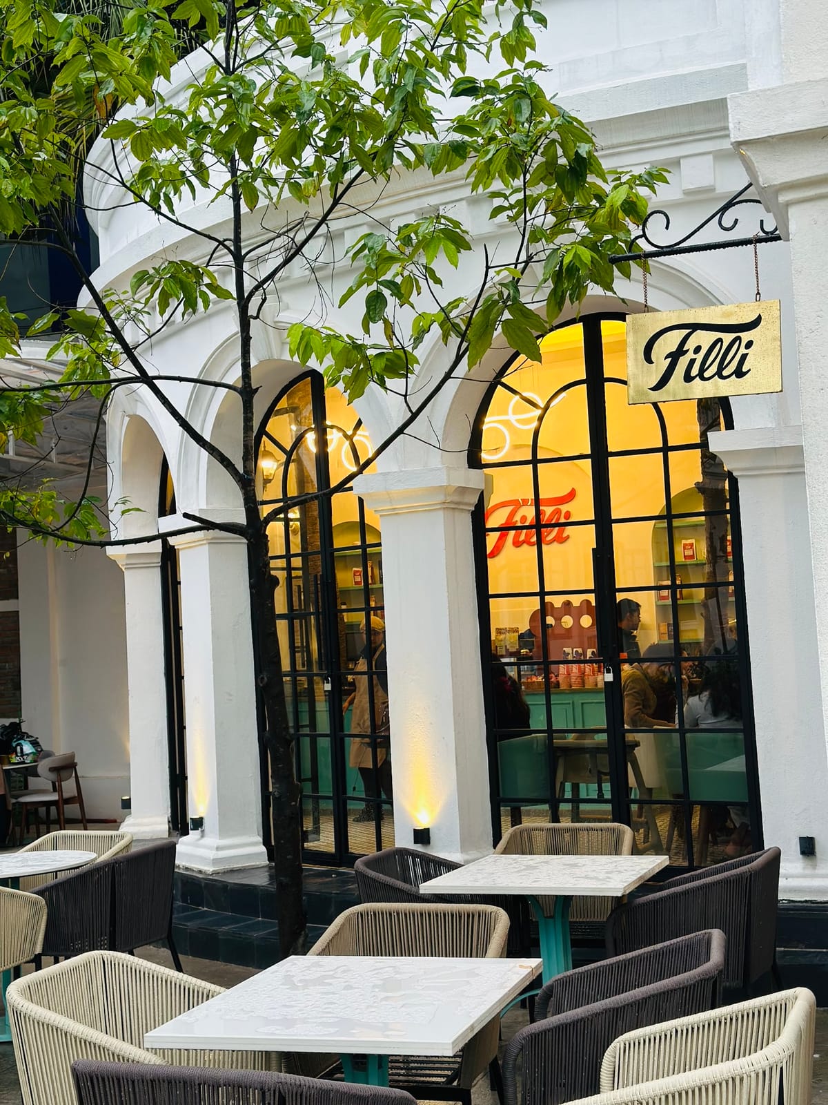 FiLLi Cafe