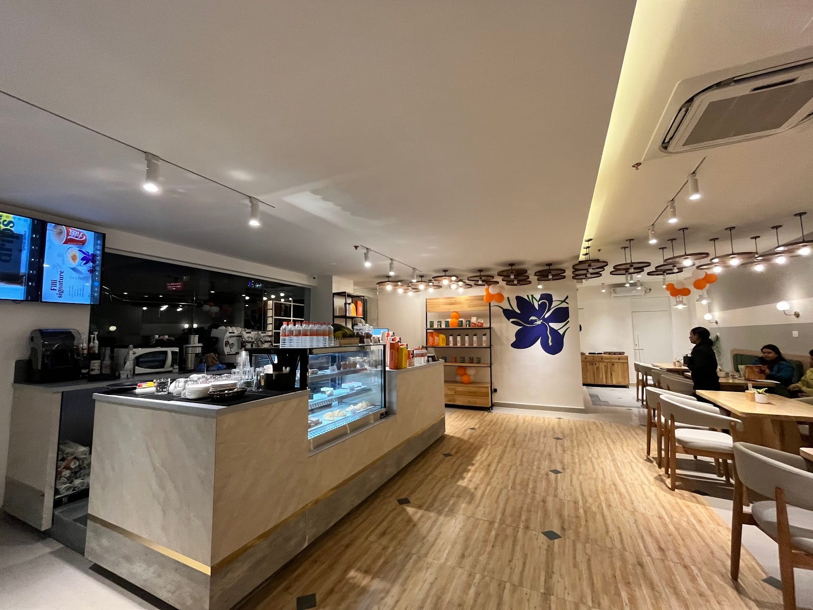 FiLLi Cafe