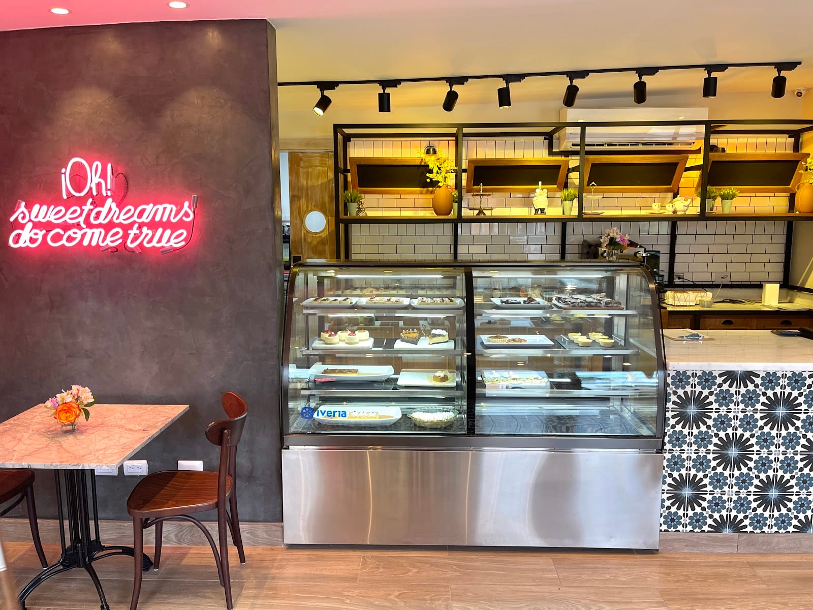 Della Nonna Coffee & Pastry