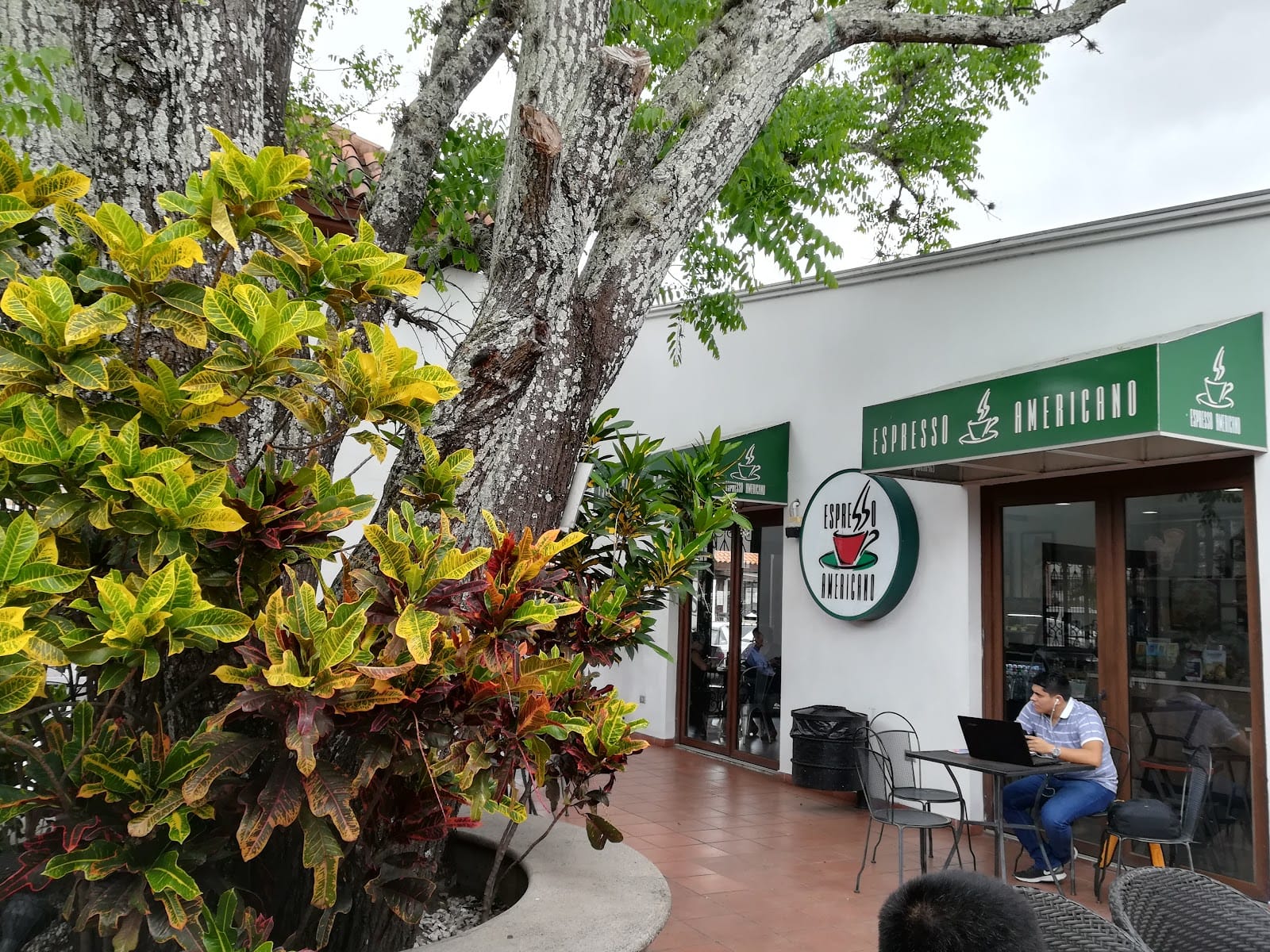 Espresso Americano • UNAH Edificio Central
