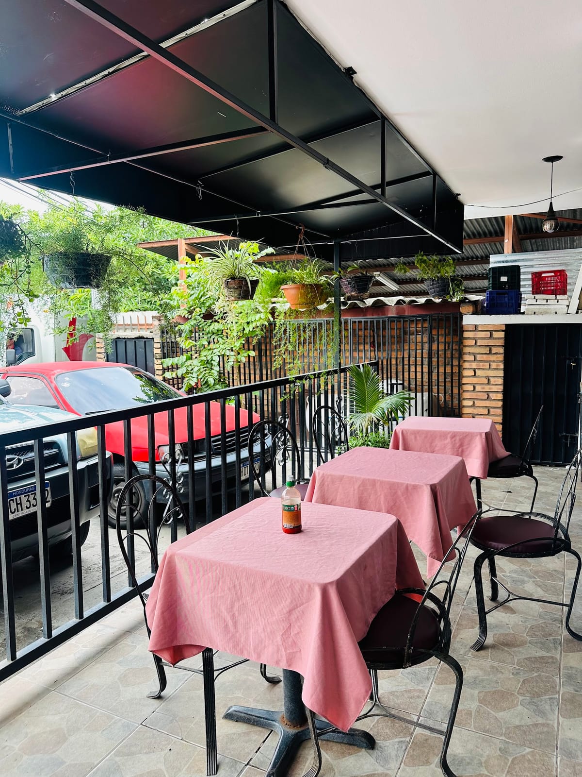 Chomys Cafe