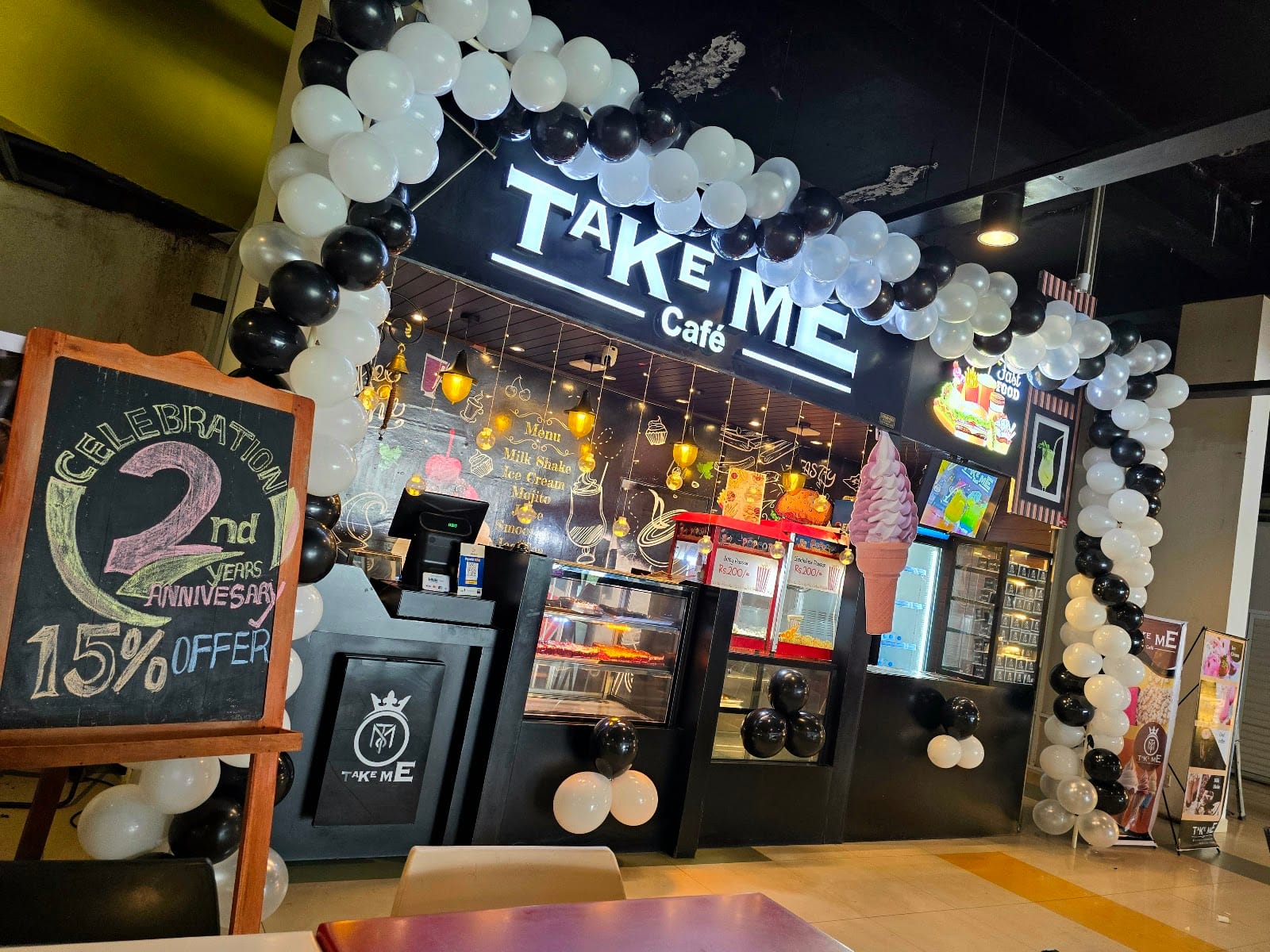 TAKE ME CAFE