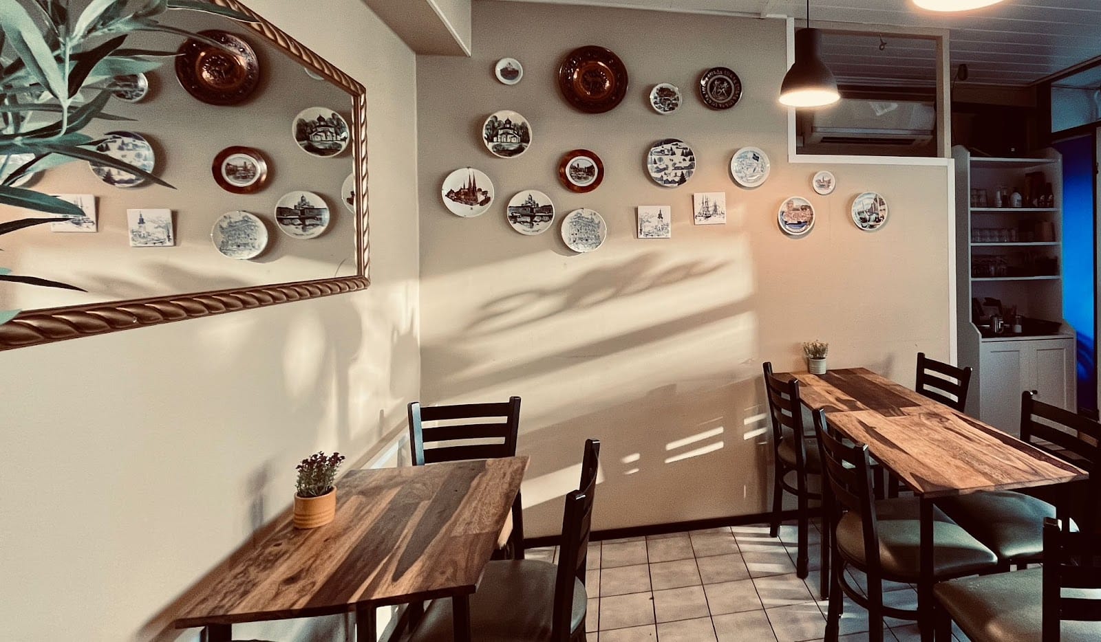 Cafe Ella