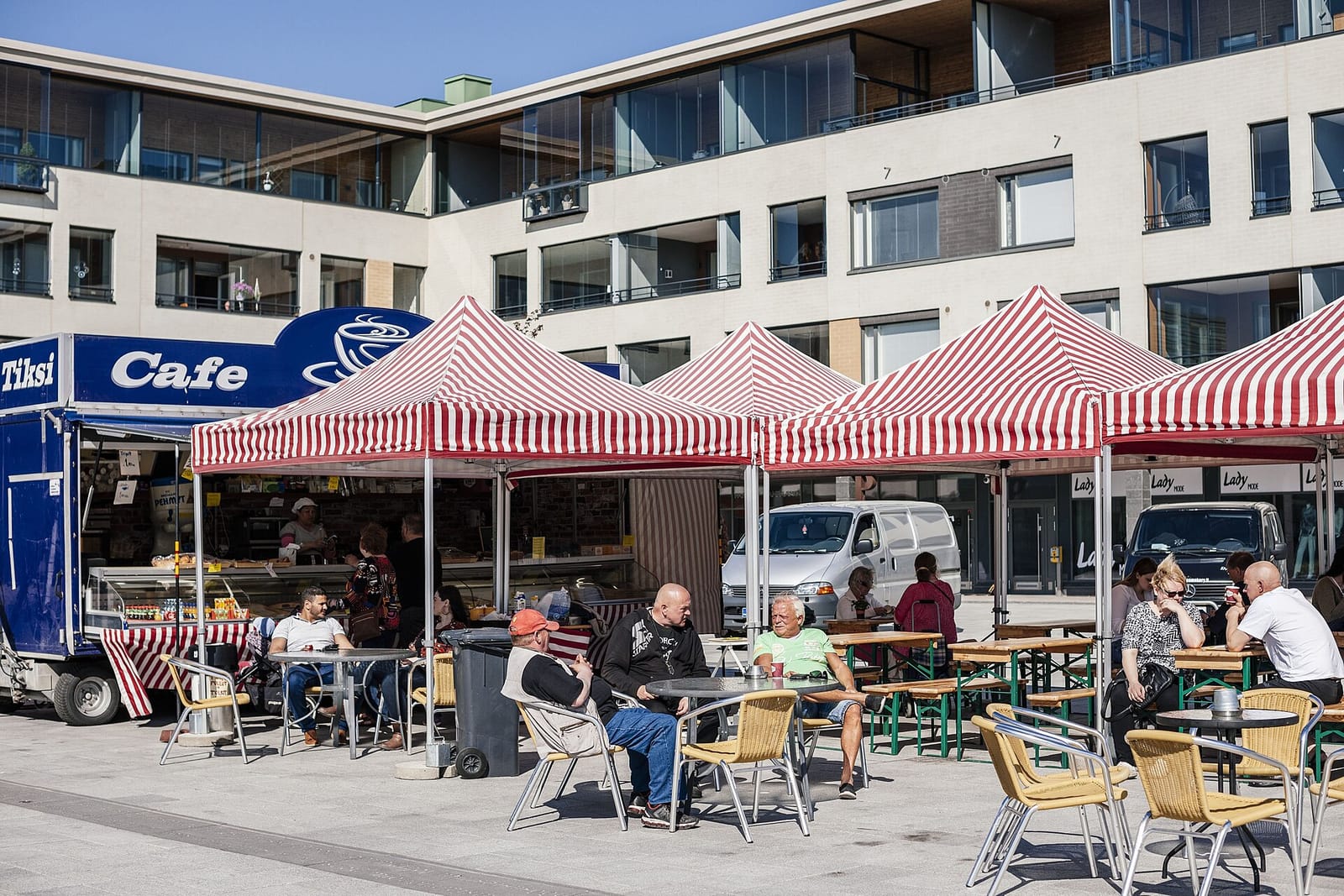 Cafe Tiksi photo 2
