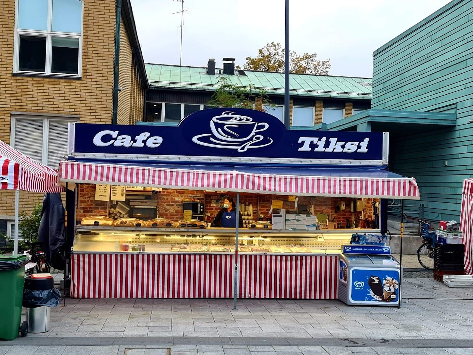 Cafe Tiksi