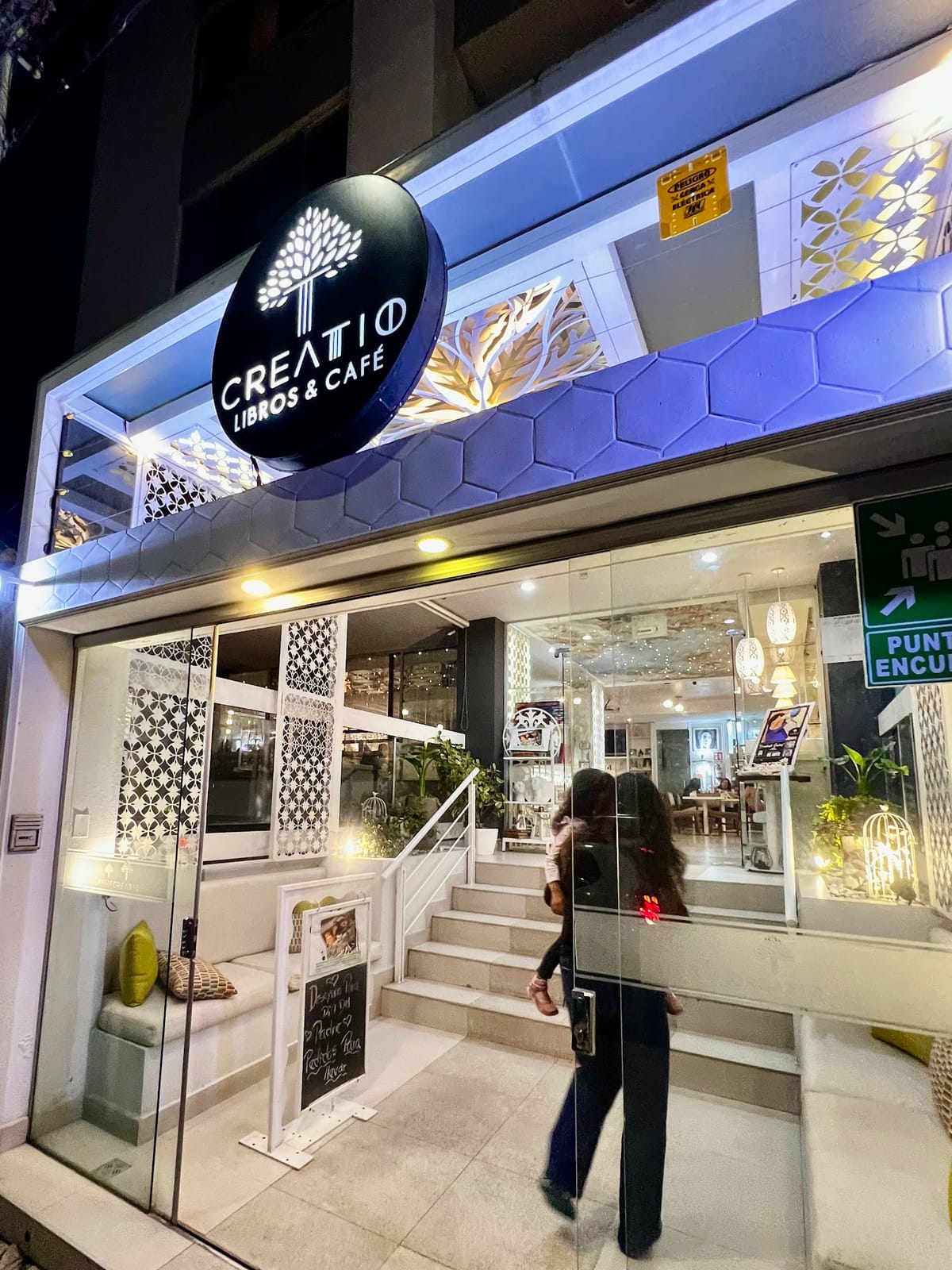 Creatio libros y cafe