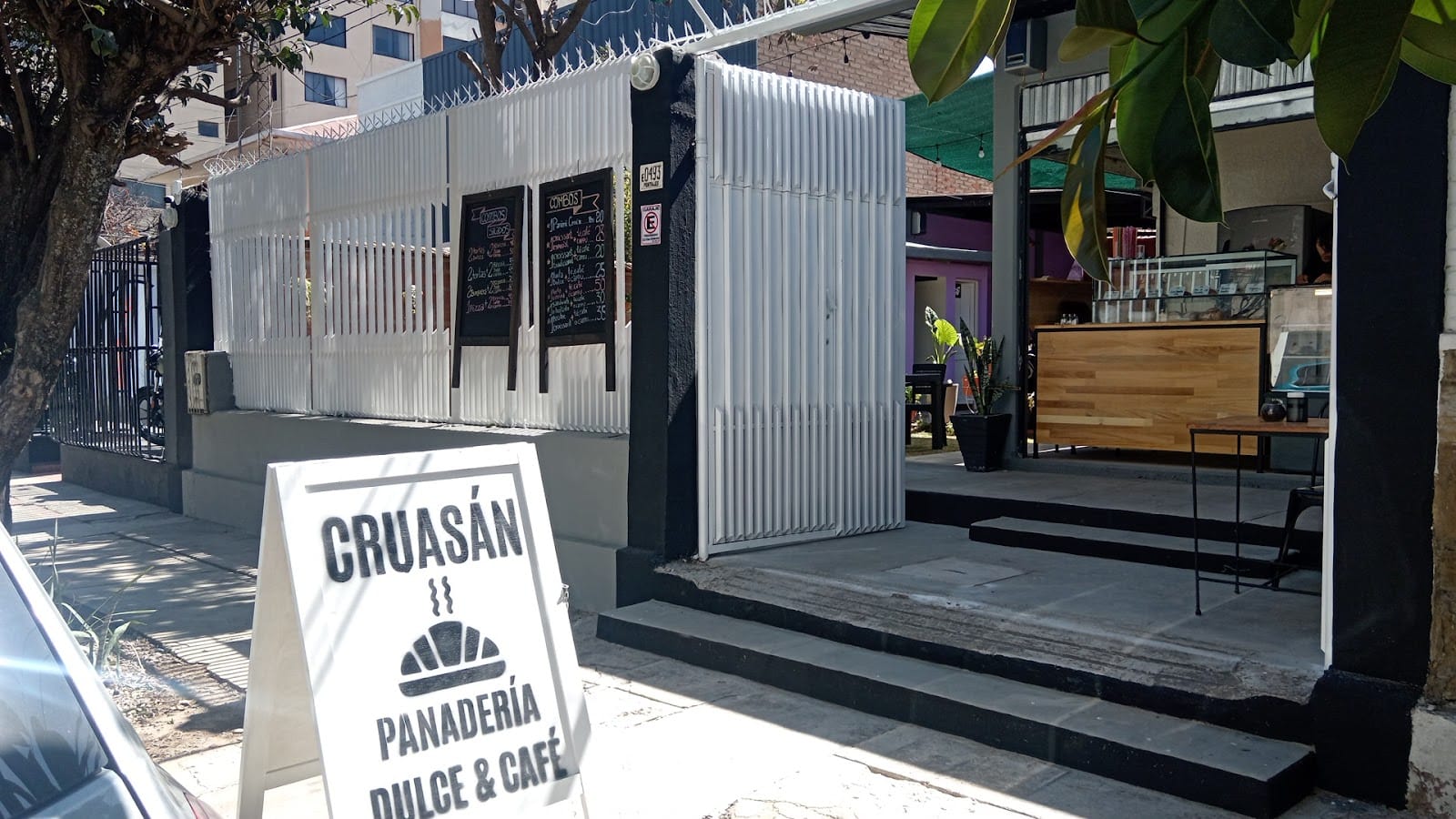 Cruasán Panaderia Dulce, Brunch & Cafe