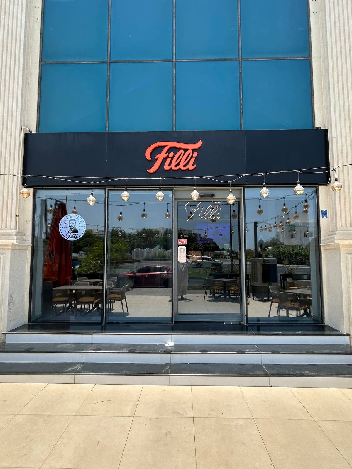 FiLLi Cafe