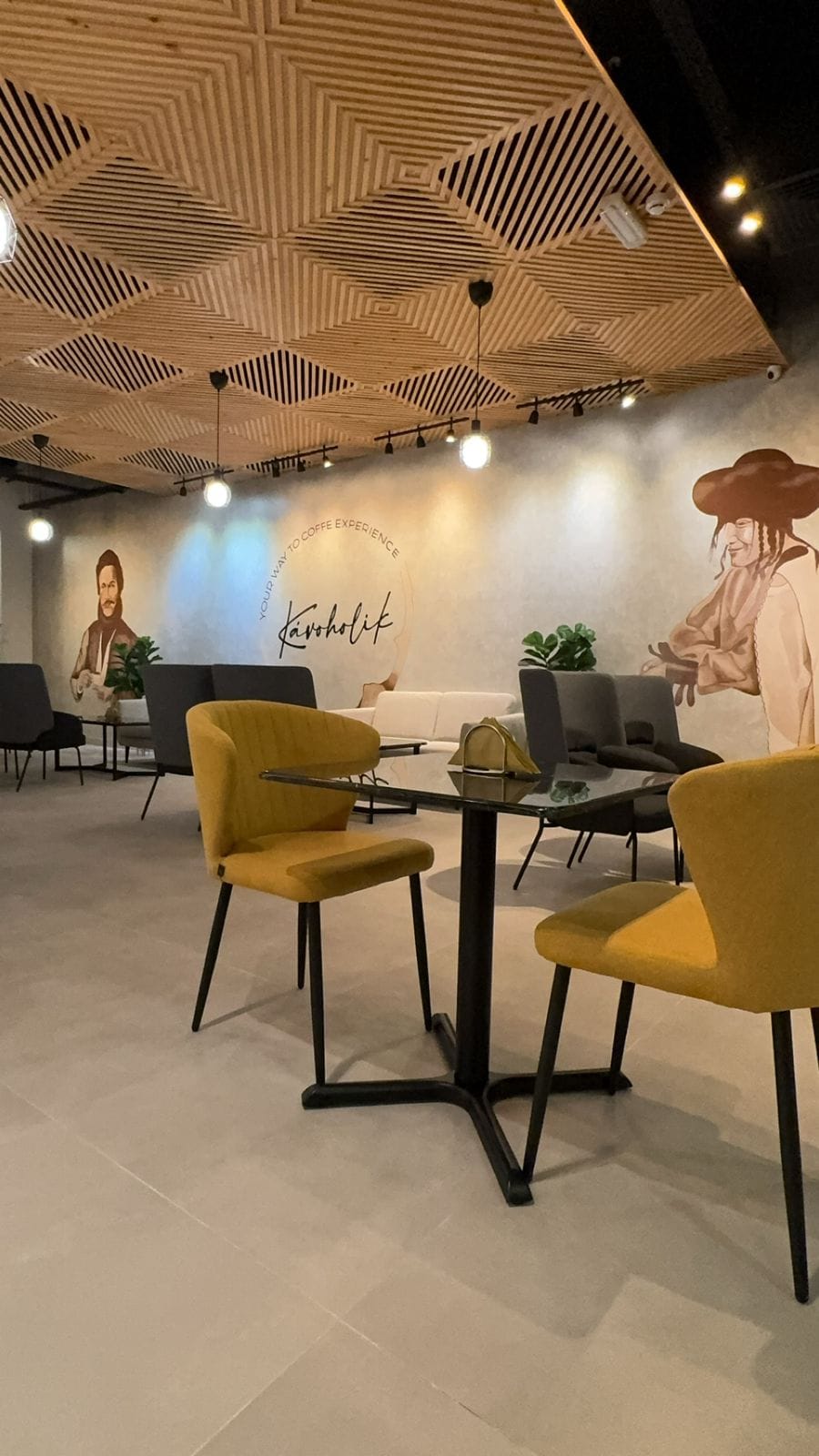 KAVOHOLIK specialty coffee roastery - coffee shop