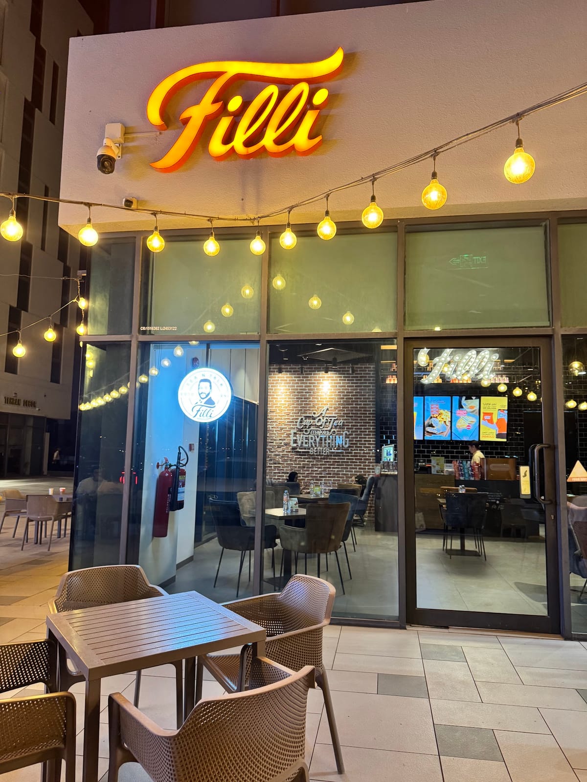 FiLLi Cafe