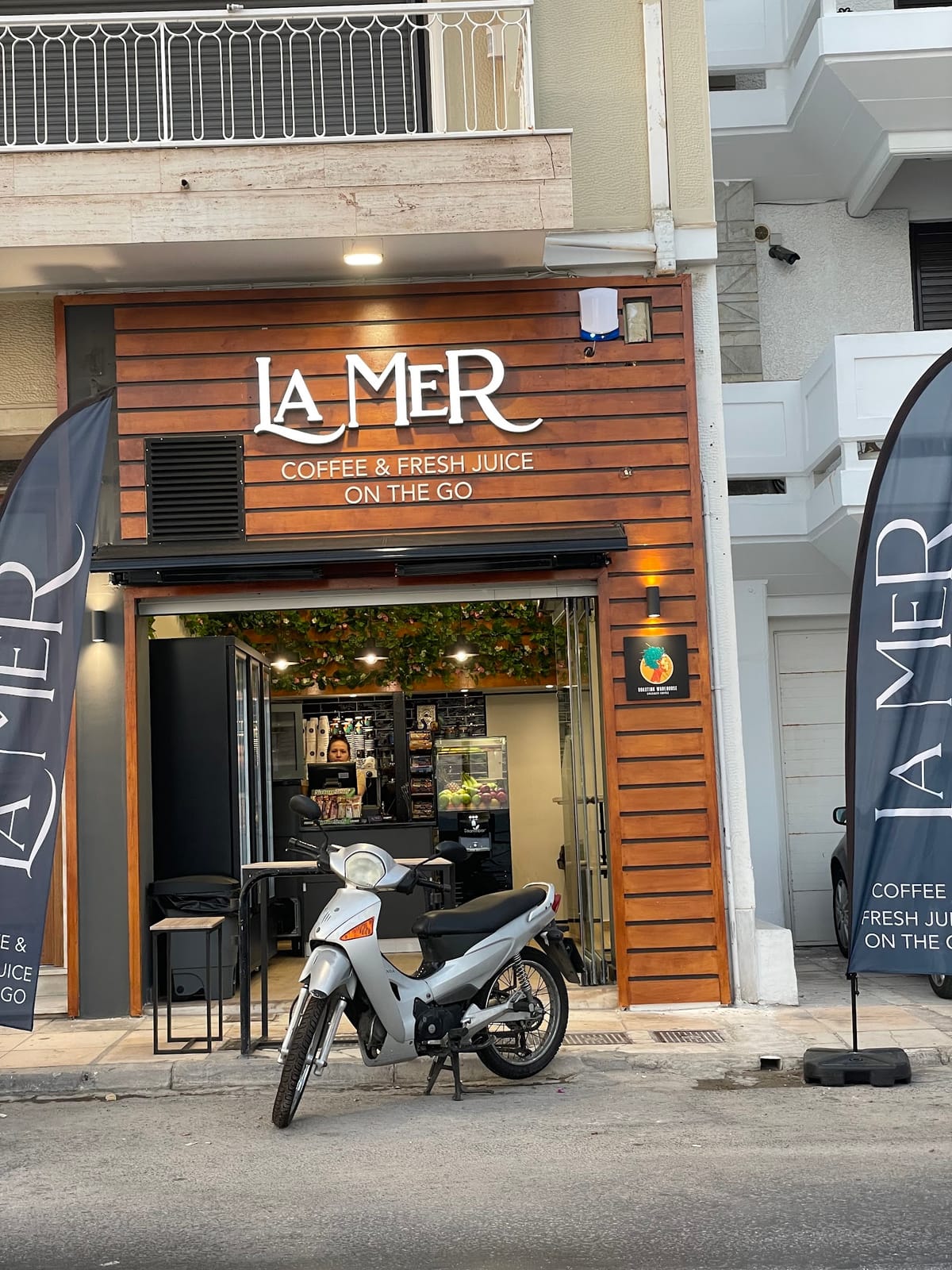 La MeR Piraeus Coffee & Fresh Juice