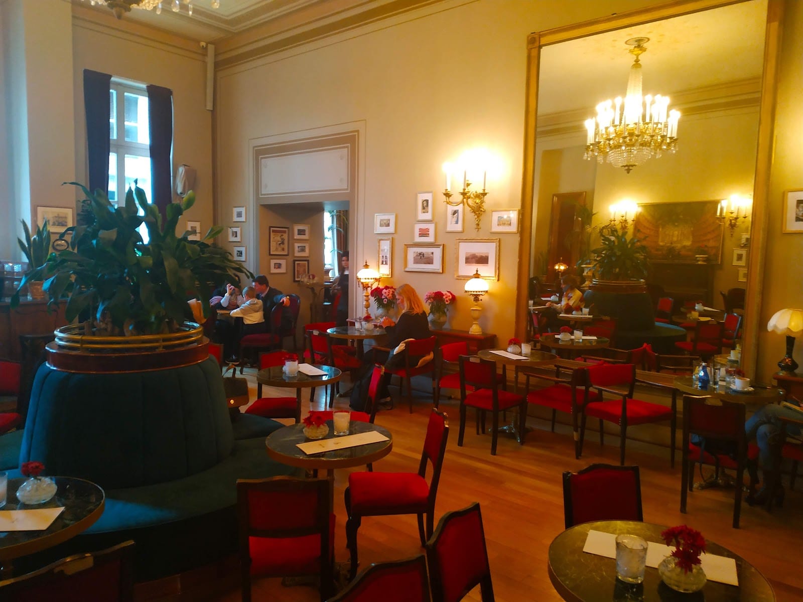 Foyer Cafe Bistrot