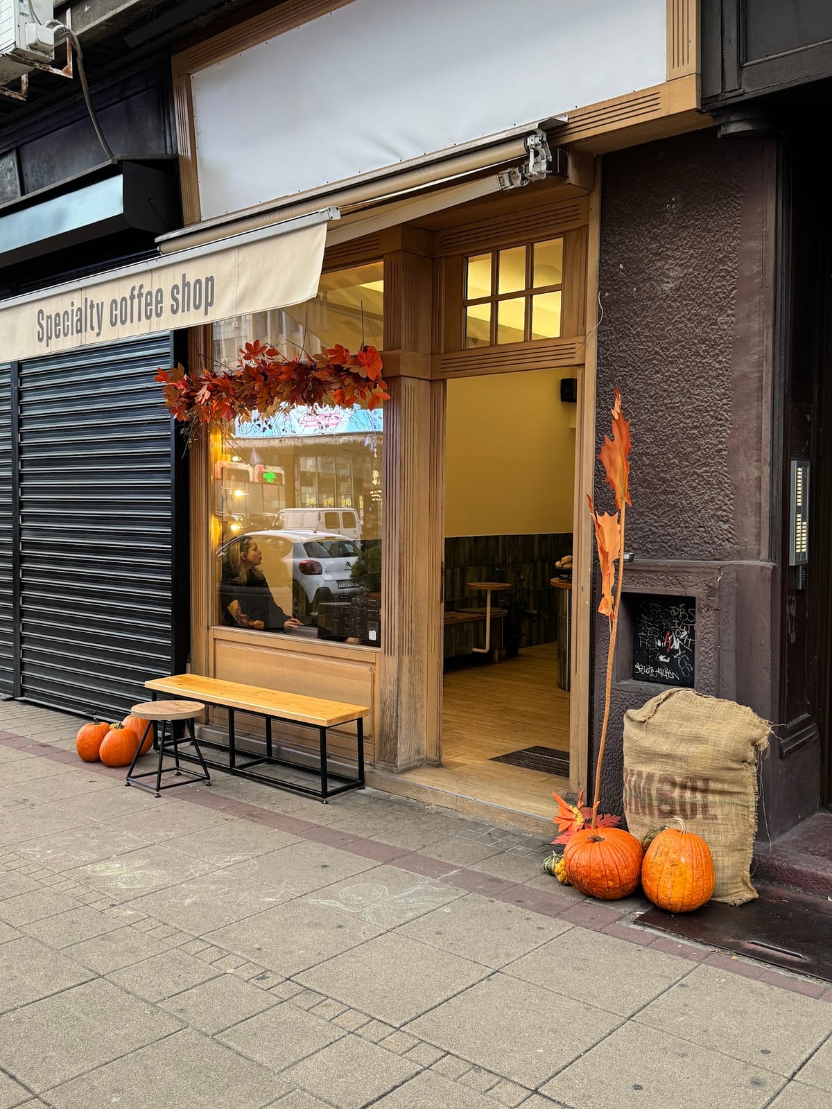 Simbol coffee shop