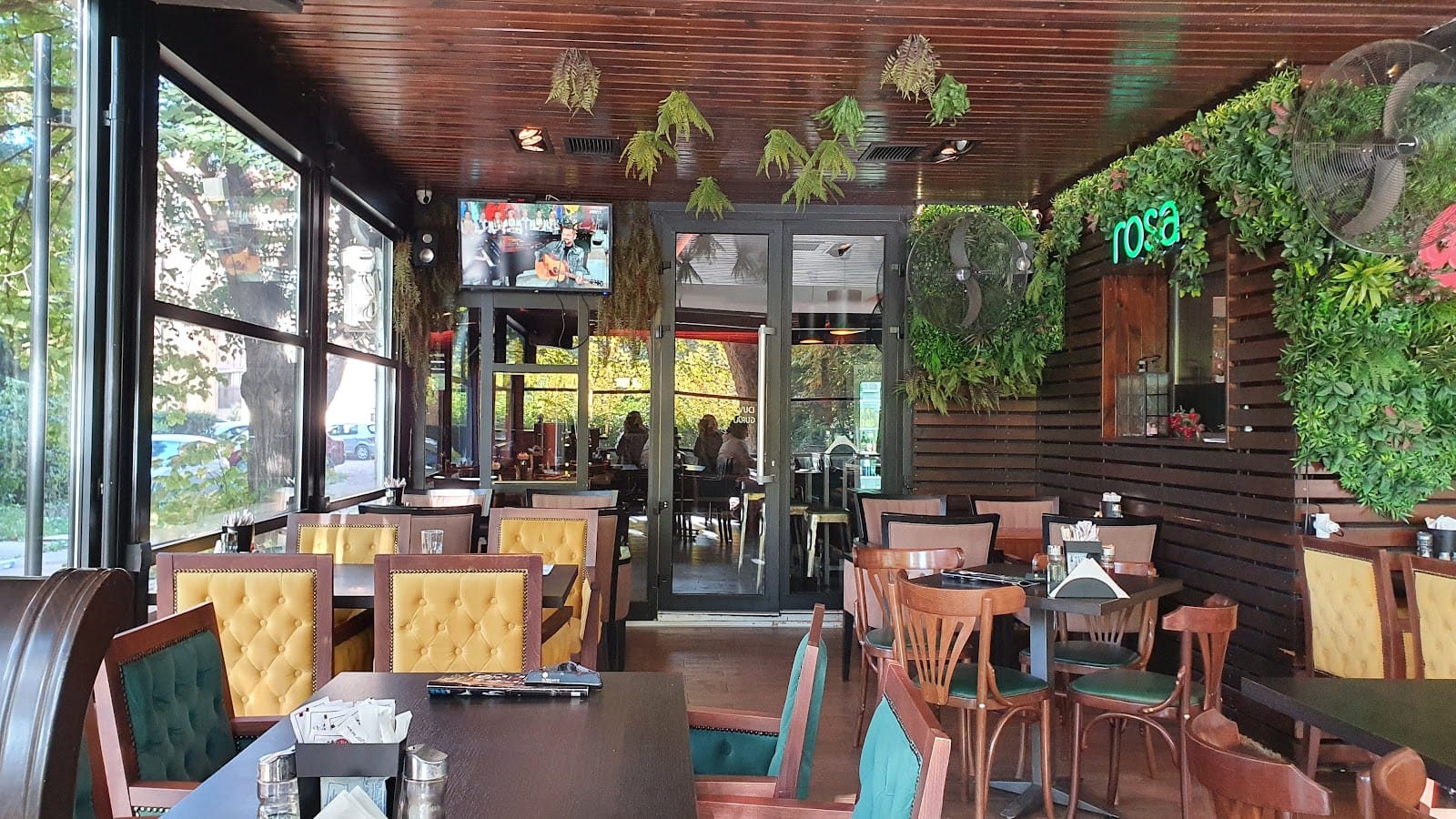 ChaIRSKI Rock N Sports Cafe