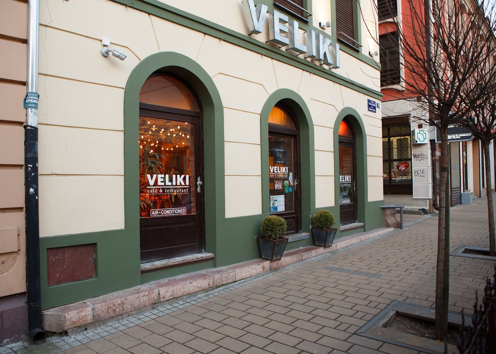 Veliki Cafe Restaurant