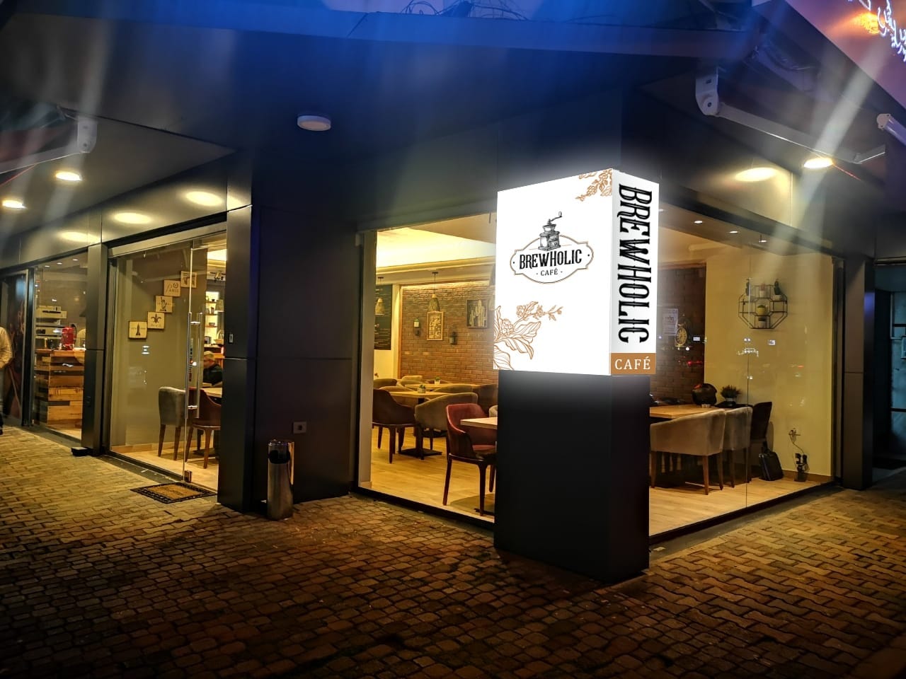 BREWHOLIC CAFE