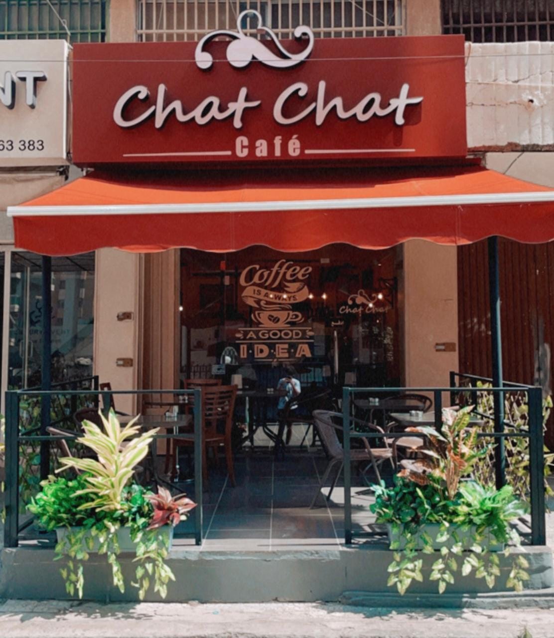 Chat Chat Café